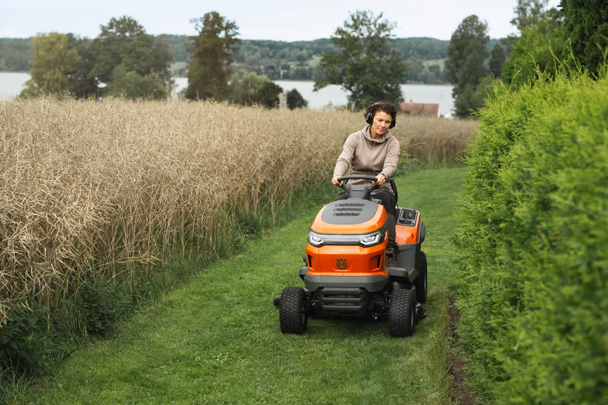 Vue avant du Husqvarna TS 215T